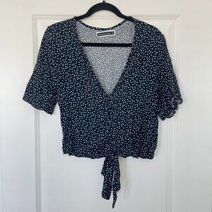 Abercrombie & Fitch Navy Blue Floral V-Neck Tie Top - Size S